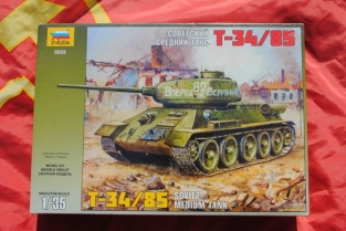 Zvezda 3533 T-34/85 Soviet Medium Tank